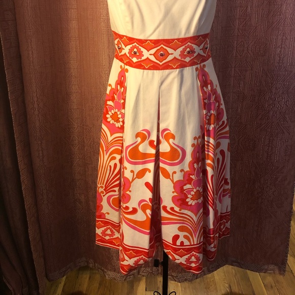 Dress - Picture 2 of 4